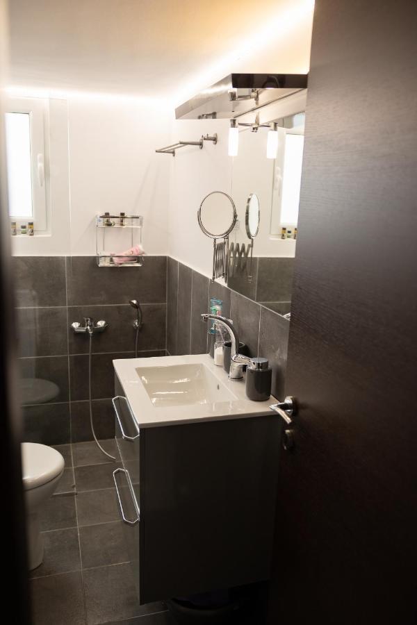"Elegance" Central Luxury Apartment Pireus Eksteriør bilde